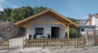 Charmantes Presshaus mit Weinkeller und Panoramablick