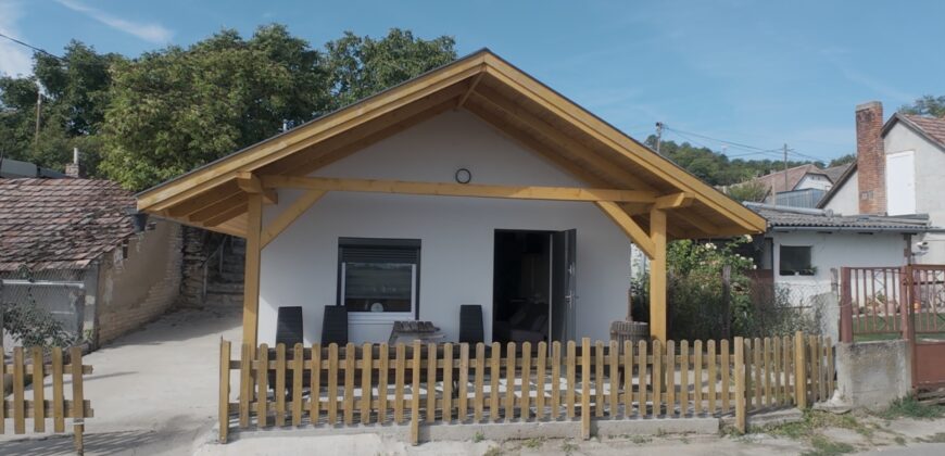 Charmantes Presshaus mit Weinkeller und Panoramablick