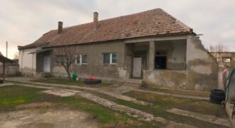 Teilrenoviertes Dorhaus in Südungarn