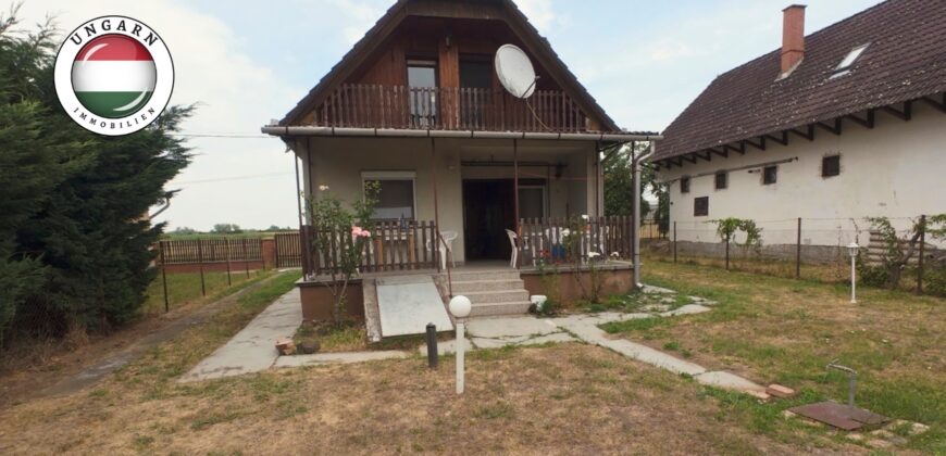 Haus am Theiss-See